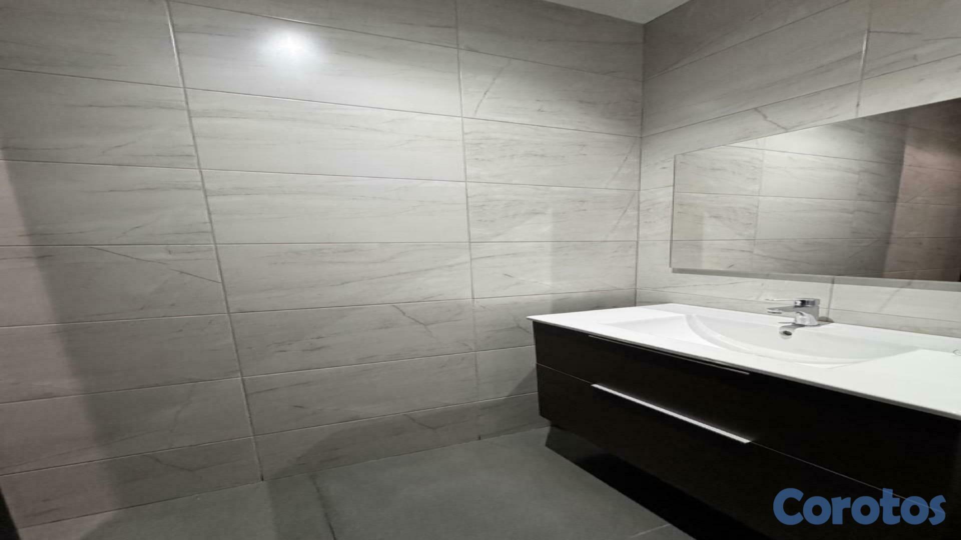 oficinas y locales comerciales - Oficina corporativa adecuada alquiler Piantini Santo Domingo 9