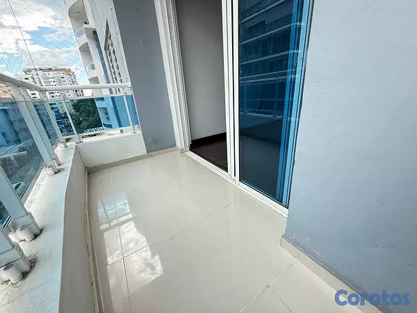 apartamentos - vendo Evaristo Morales dos habitacion2.5 baños dos parque balcón servicio  4