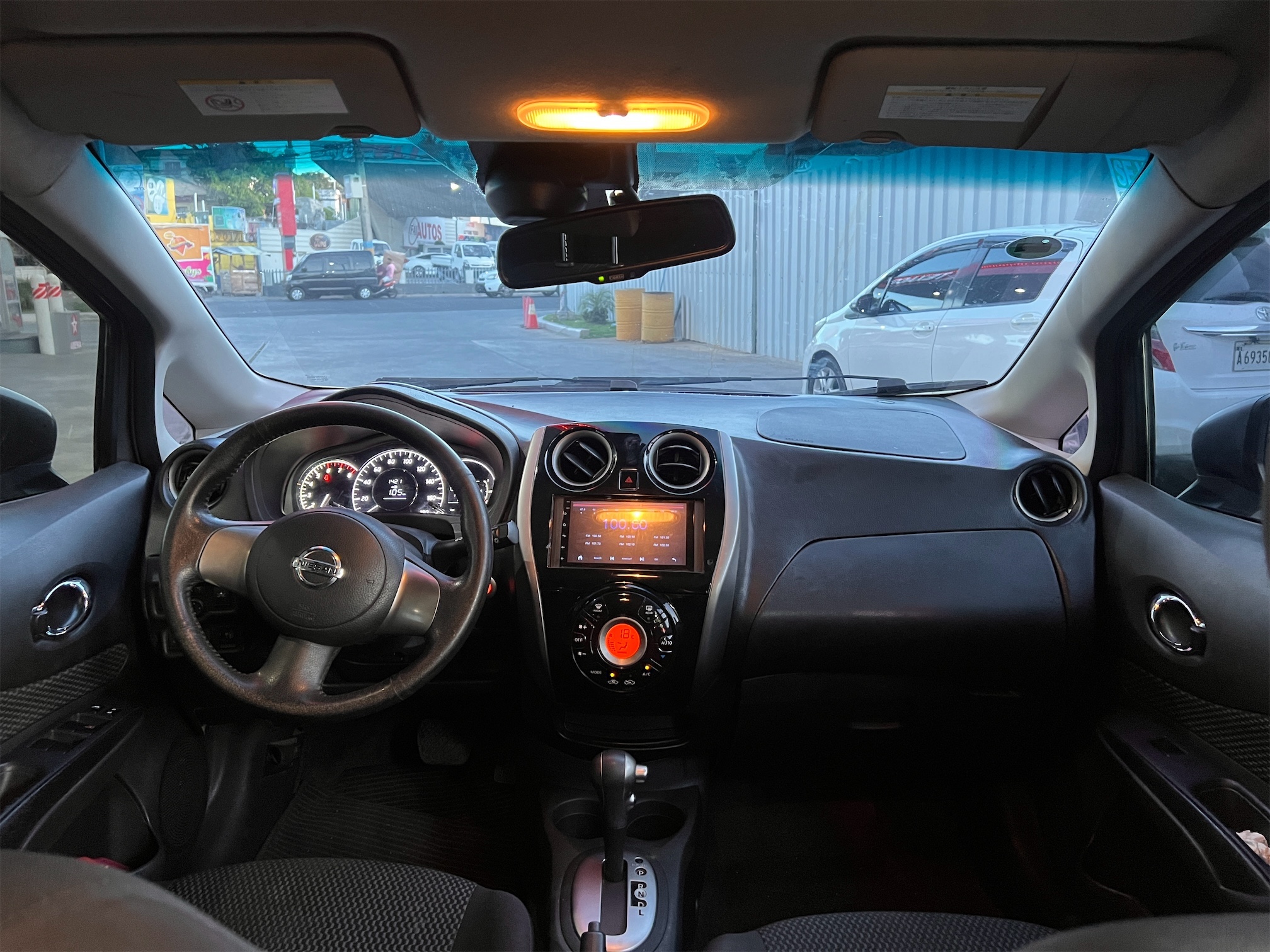 carros - NISSAN NOTE AÑO 2015 FULL 5