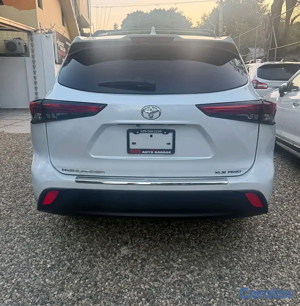 jeepetas y camionetas - Toyota higlander xle 2022 clean carfax  3