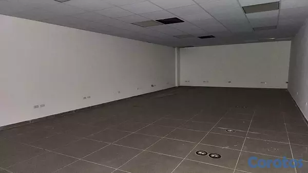 oficinas y locales comerciales - Local Comercial en Alquiler en Plaza Internacional – 86 m² en Área de Comida 10