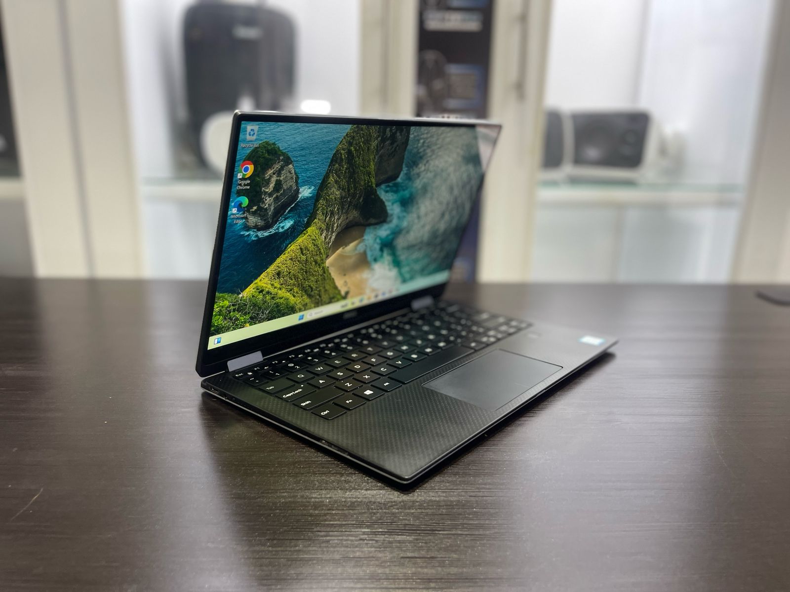 computadoras y laptops - LAPTOP DELL XPS 2 IN 1  2