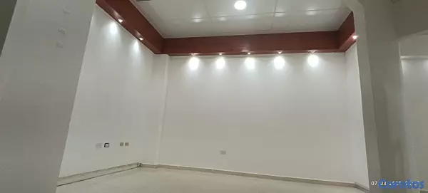 oficinas y locales comerciales - Local amplio ideal bar, estética centro llamadas, puedes quitar las divisiones  5