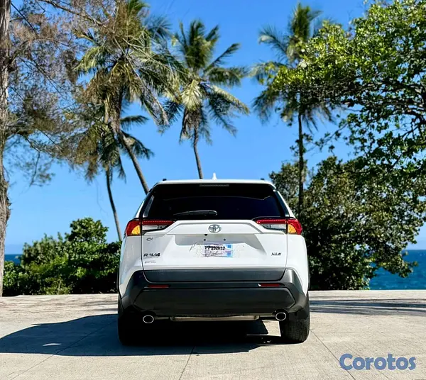 jeepetas y camionetas - Toyota rav4 2021 xle 2