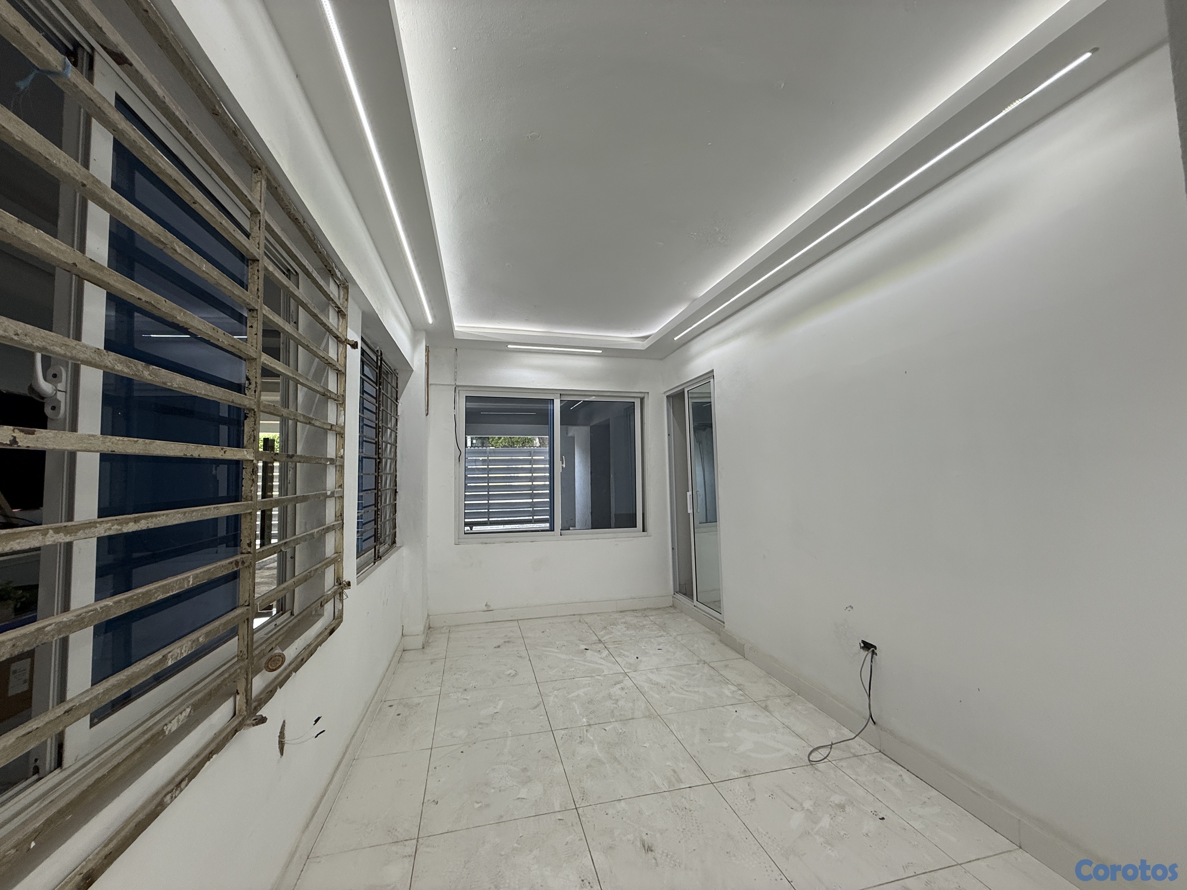 oficinas y locales comerciales - Local comercial en renta – Primer nivel, La Zurza, Santiago US 1,900 7