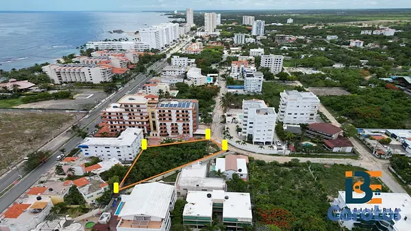 solares y terrenos - VENDE Excelente Solar con 1,024 metros en el CENTR 2