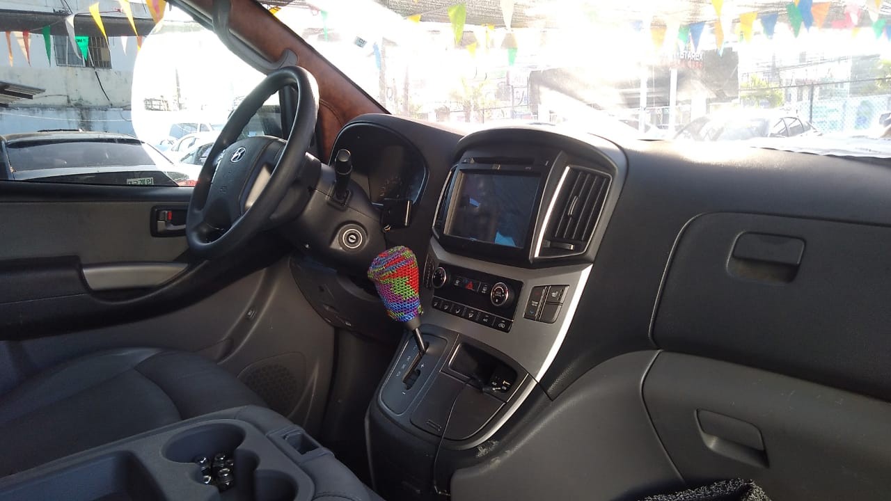 jeepetas y camionetas - HYUNDAI GRAND STAREX 2020 BLANCA 5