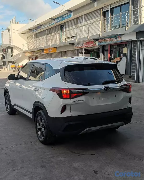 jeepetas y camionetas - KIA SELTOS 2022 BLANCO DIESEL 4