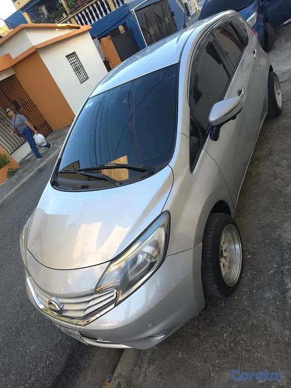 carros - Nissan Note Medalist 2015 full 3
