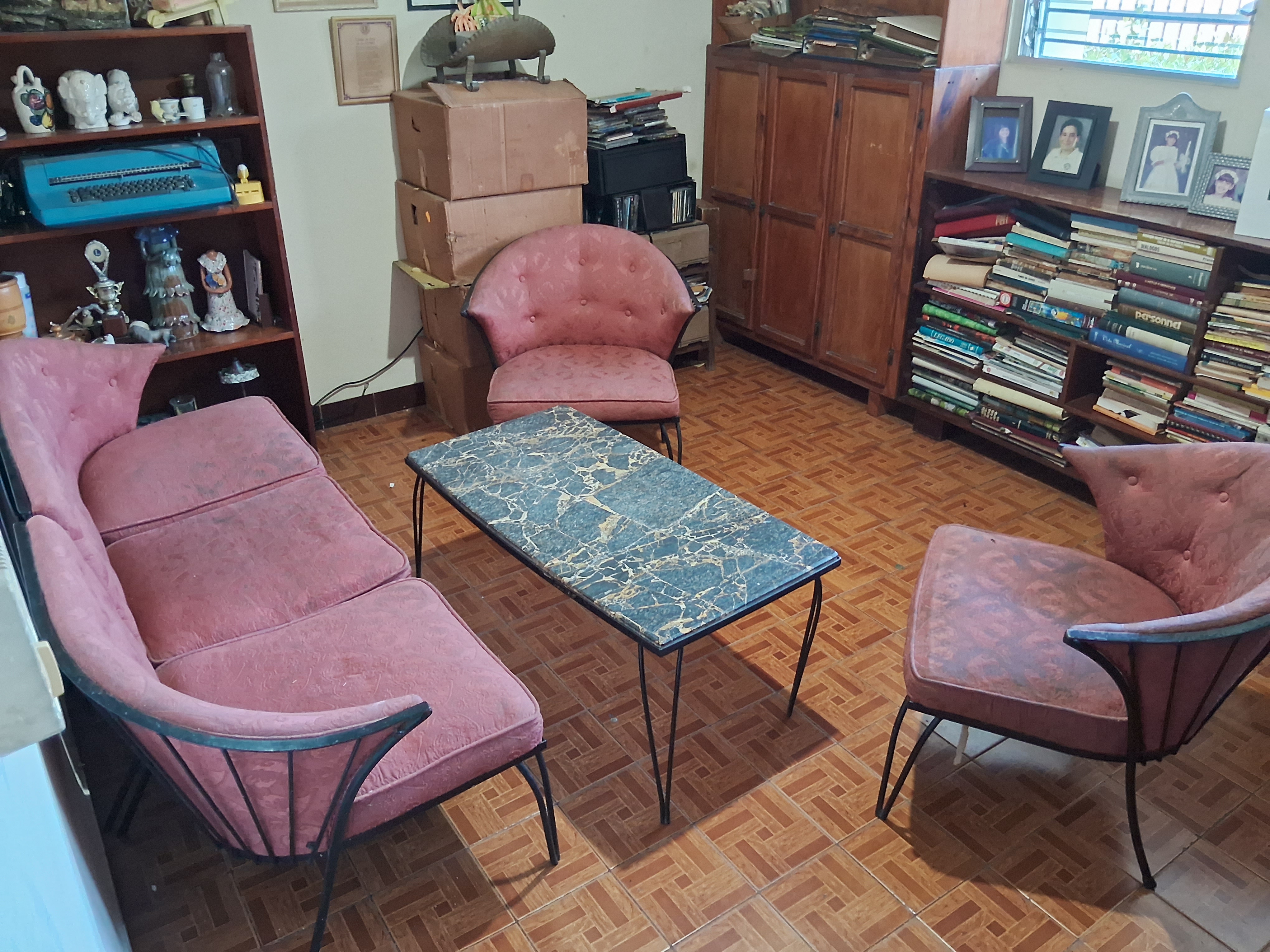 muebles y colchones - Juego de sala de hierro y tapizado. 2