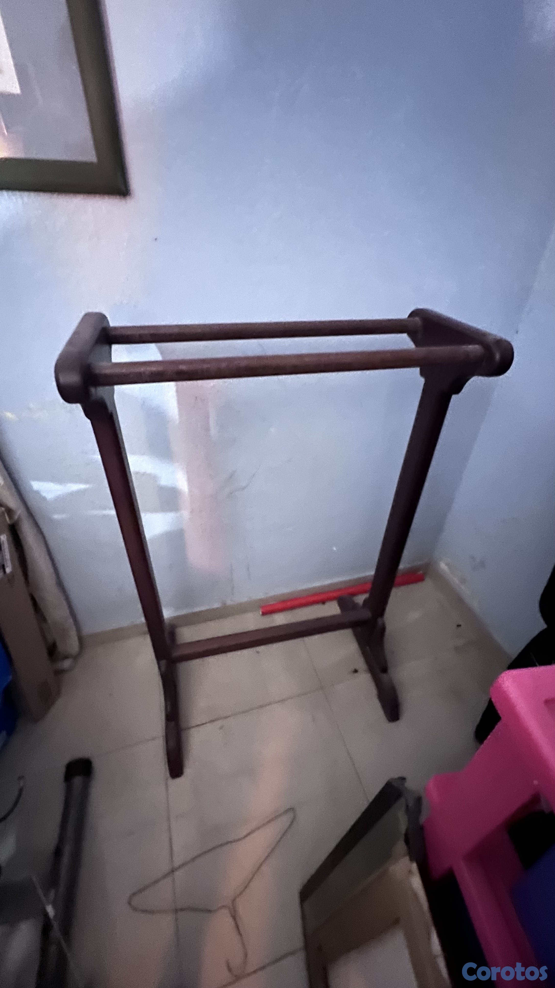 muebles y colchones - Porta Trajes en Caoba  3