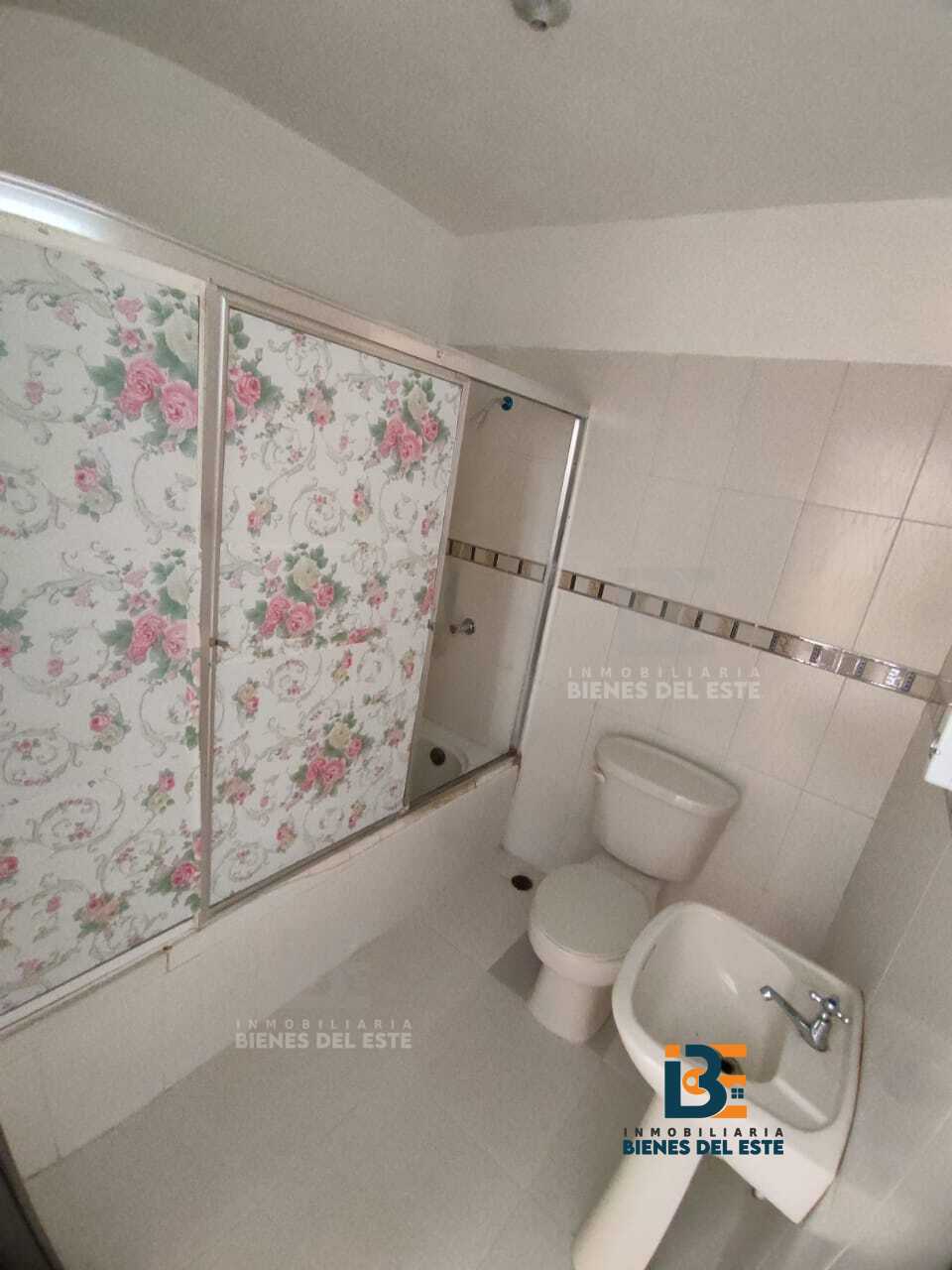 casas - CASA de 2 Niveles  Con Mucho Patio 6