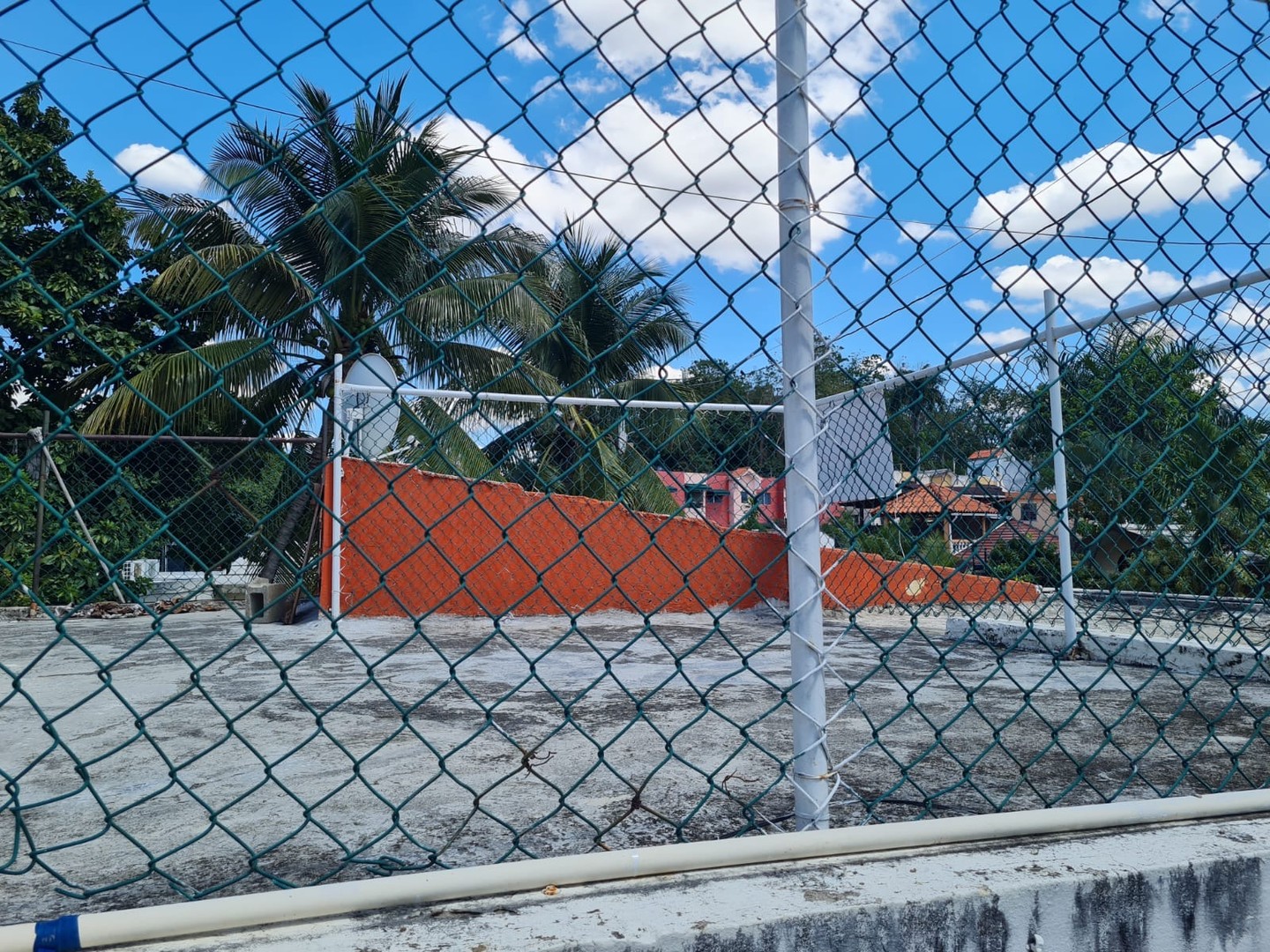 casas - Amplia Casa en Zona Residencial en Santo Domingo Oeste  3