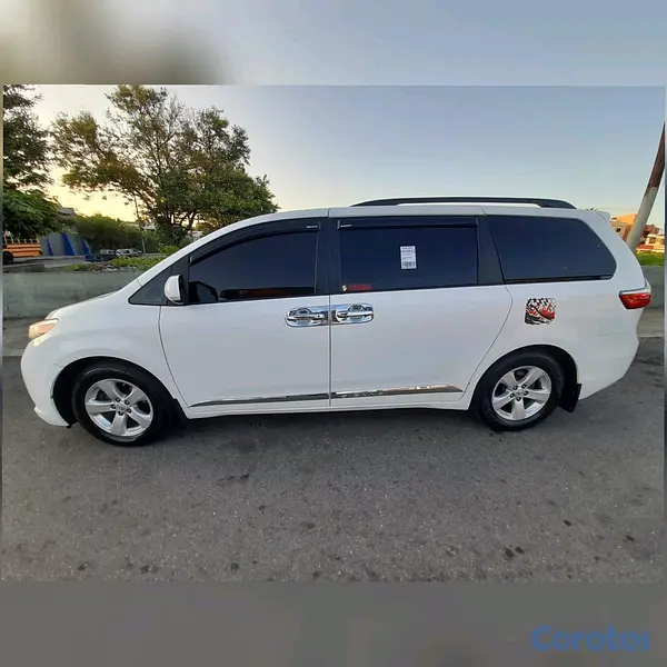 jeepetas y camionetas - Toyota sienna 2016 2
