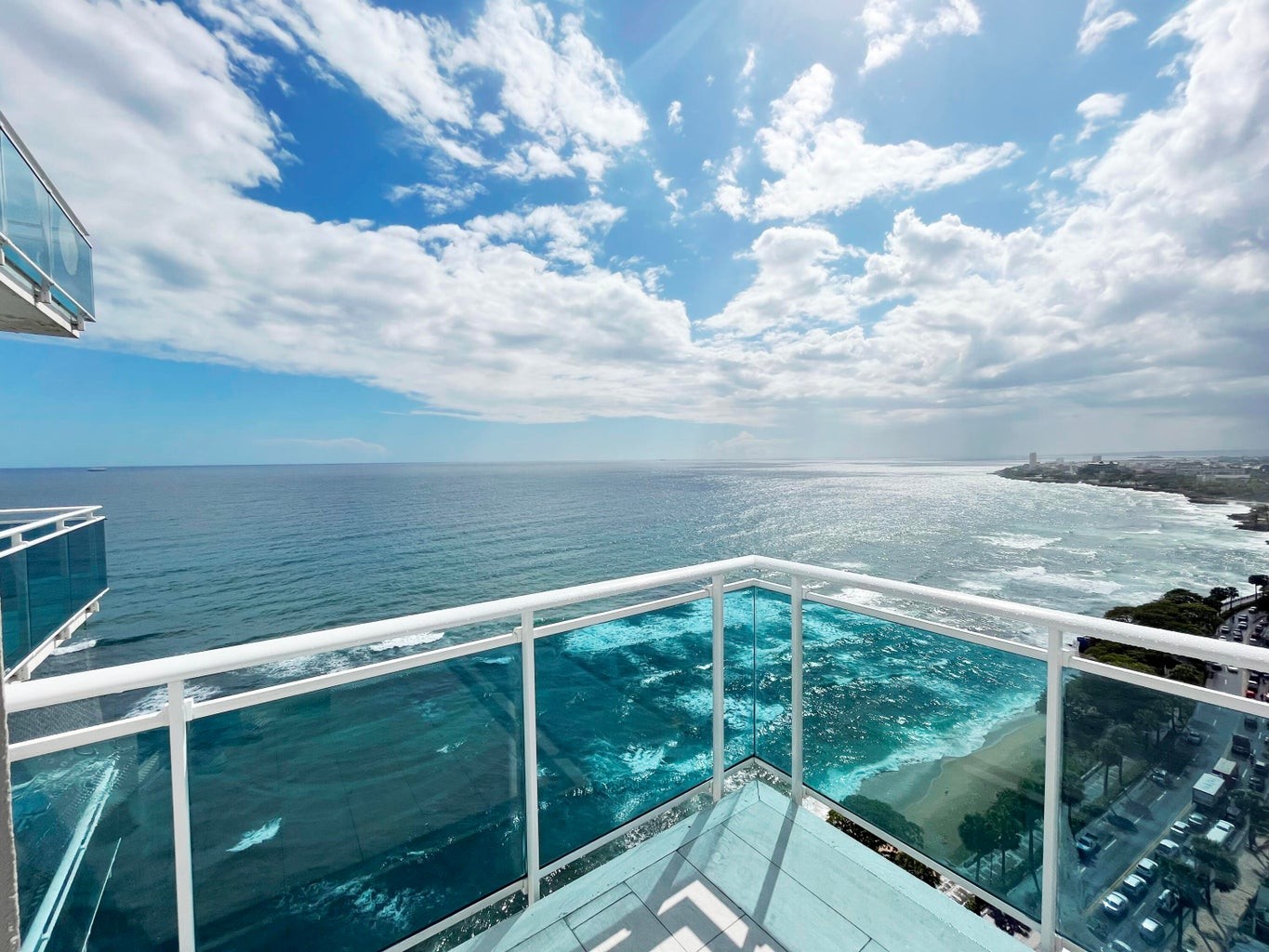 apartamentos - Apartamento de VENTA con vista al mar de Tres Habitaciones amplio 0