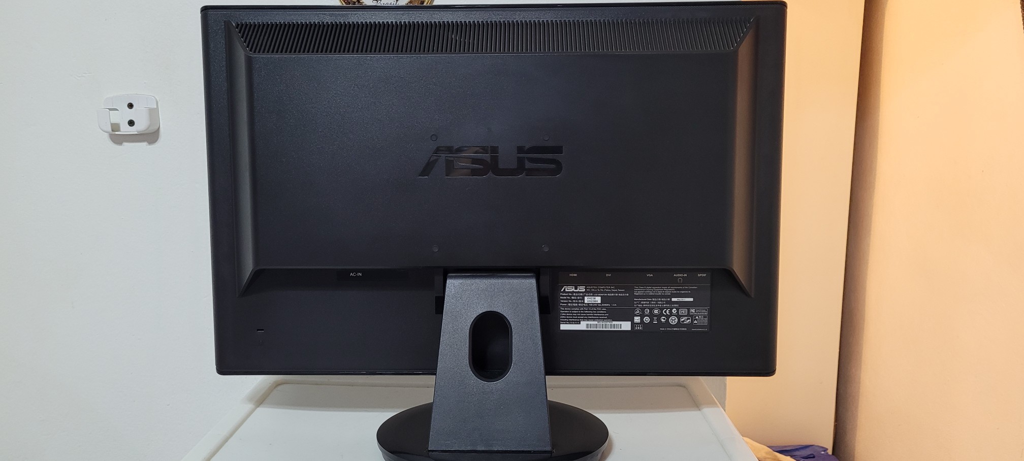 computadoras y laptops - Monitor de 24 Pulg Asus Full 1080p HDMI 2