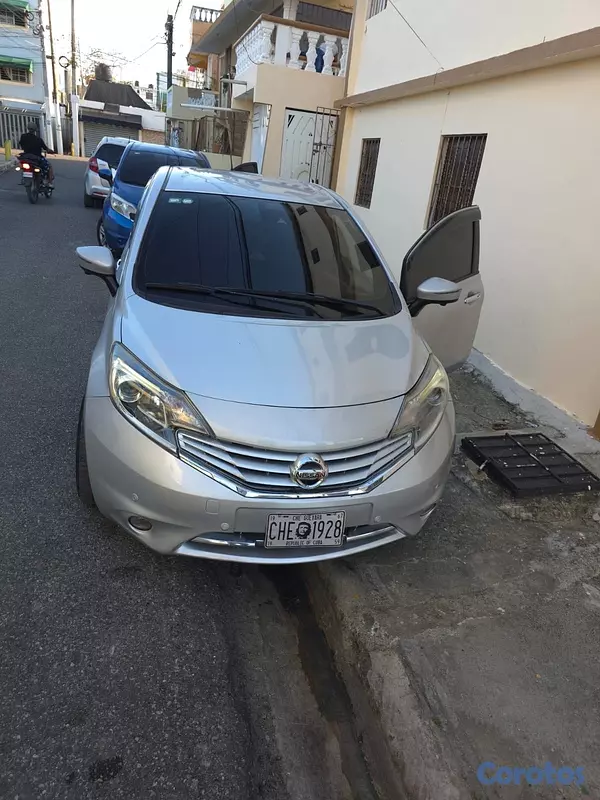 carros - Nissan Note Medalist 2015 full 4