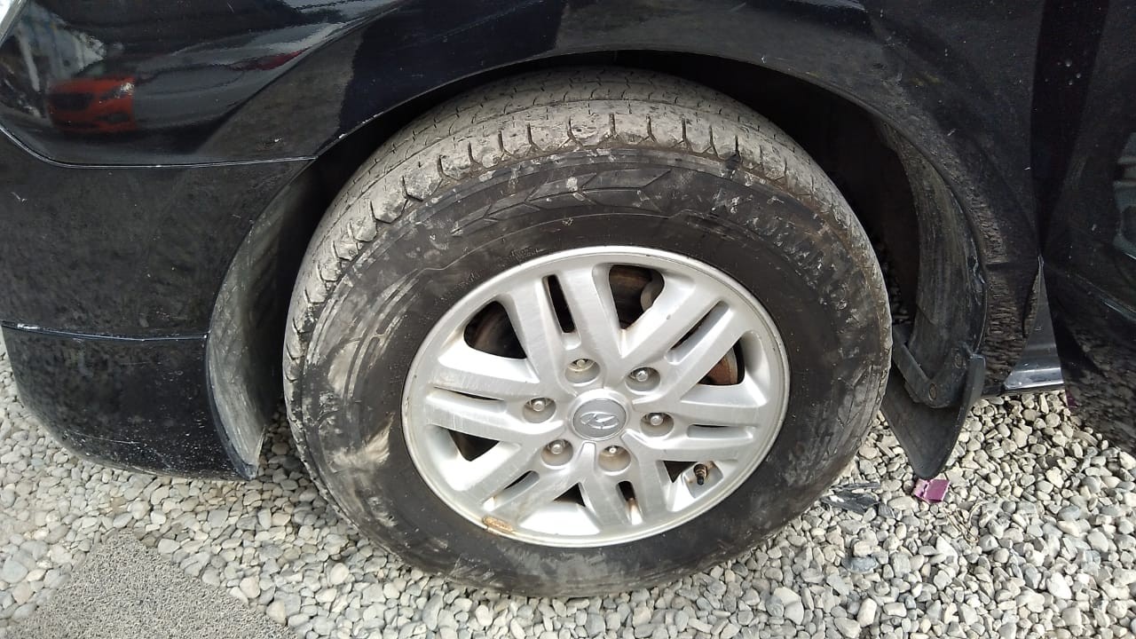 jeepetas y camionetas - HYUNDAI STAREX 2017 NEGRA 6