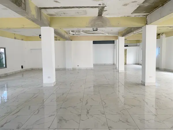 oficinas y locales comerciales - Local con espacio abierto 3 niveles 9