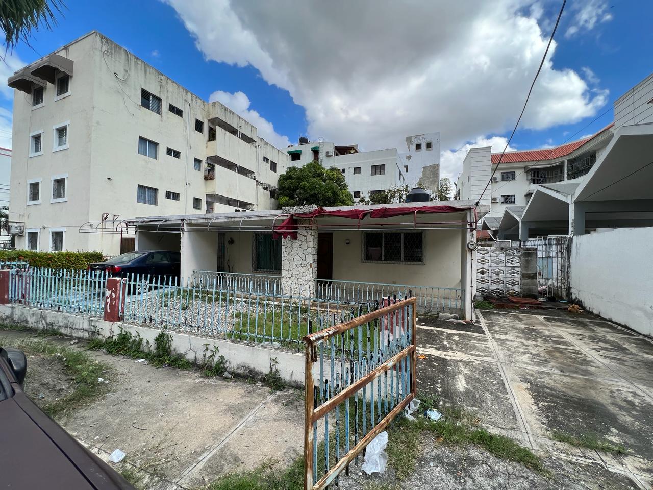 casas - Propiedad en venta en el millón, calle caña dulce, Santo Domingo. 1