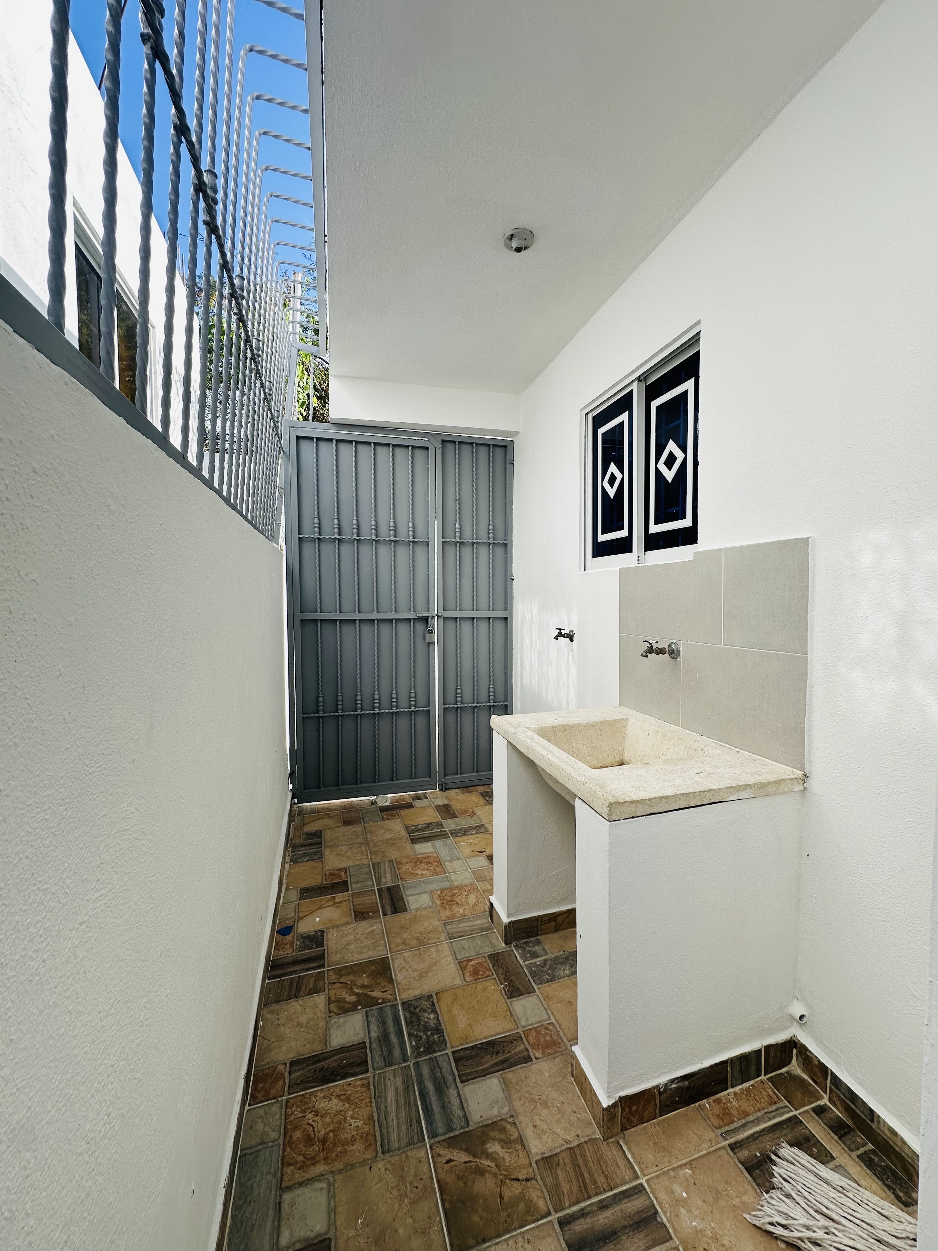 casas - CASA EN VENTA EN SANTIAGO DE LOS CABALLEROS EN OFERTA  9