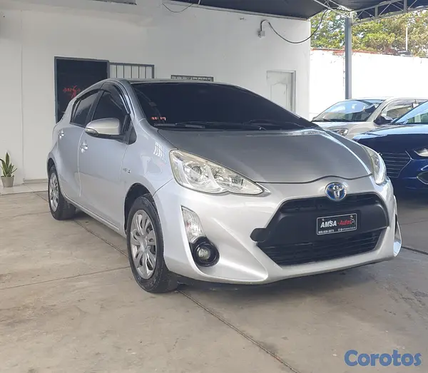 carros - ***TOYOTA AQUA 2017 IMPECABLE 5