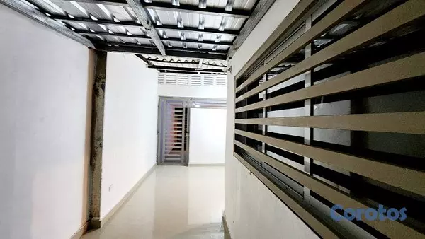 casas - Espaciosa Casa en Alquiler, en Miramar  Santo Domi 2