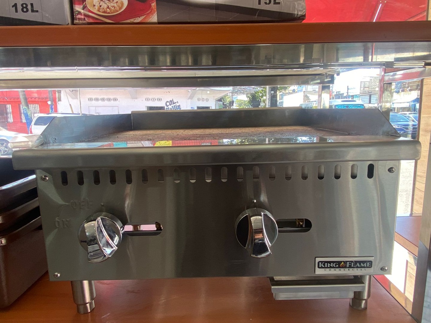 equipos profesionales - Plancha de 24" a Gas 1