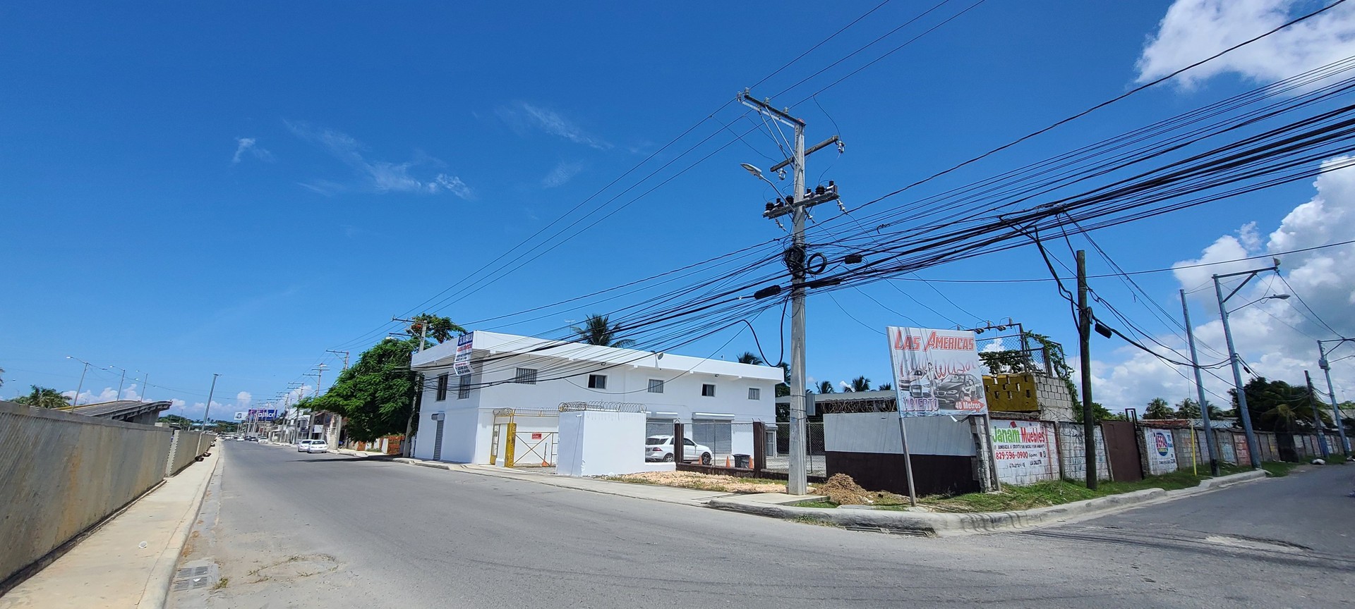 oficinas y locales comerciales - Local comercial en venta y alquiler en La Caleta, Boca Chica de 690m2