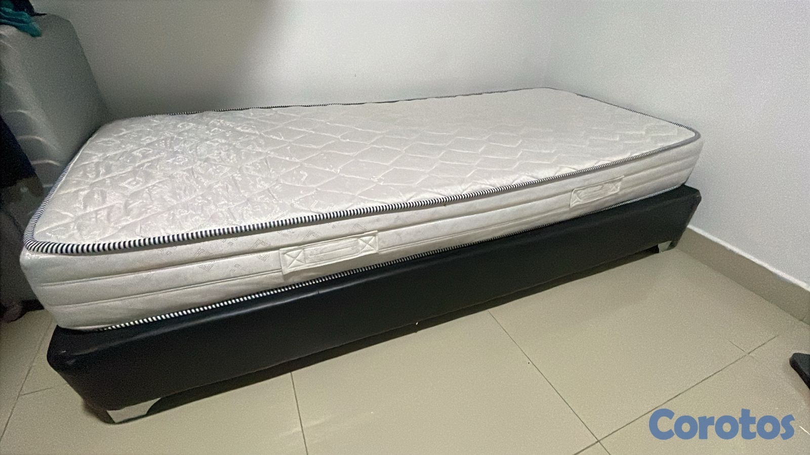 muebles y colchones - Cama y colchón 39” tipo Twin  1