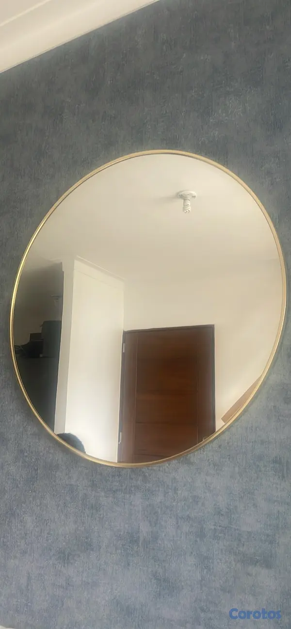 decoración y accesorios - Se vende espejo redondo con bordes dorado 3