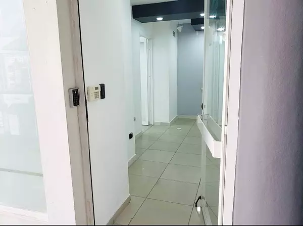 oficinas y locales comerciales - Local en venta en Piantini 4