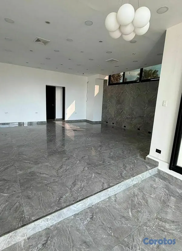oficinas y locales comerciales - Local comercial en alquiler en Julieta Morales 4