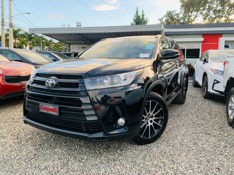 jeepetas y camionetas - Toyota Highlander 2018 XLE