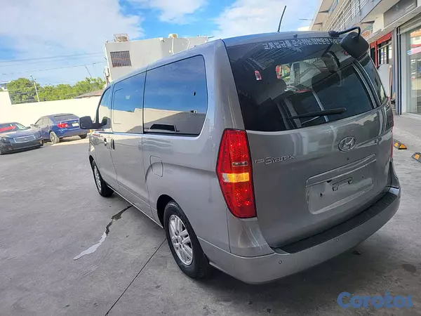 jeepetas y camionetas - HYUNDAI GRAND STAREX 2020 GRIS 5