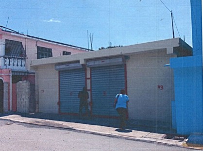 oficinas y locales comerciales - Vendo de oportunidad local comercial en El Almirante Hainamosa.