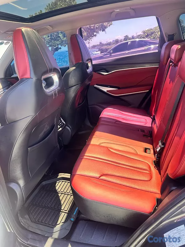 jeepetas y camionetas - se vende changan CS75 plus.  9