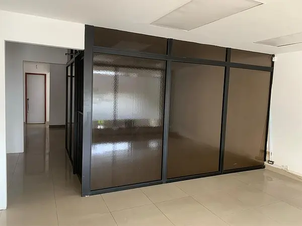 oficinas y locales comerciales - Local céntrico en Naco 2