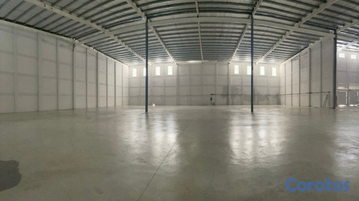 oficinas y locales comerciales - En Alquiler Nave Indusrtrial la Cuaba el Pedregal  2