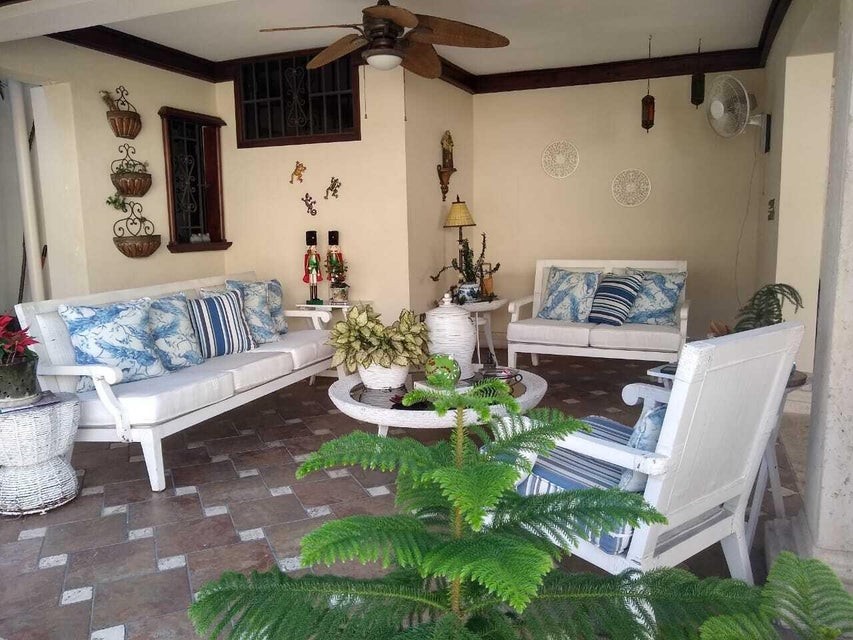 casas - Casa en venta #24-1376 amplia, con cómodas hab. jacuzzi, cocina con desayunador 4