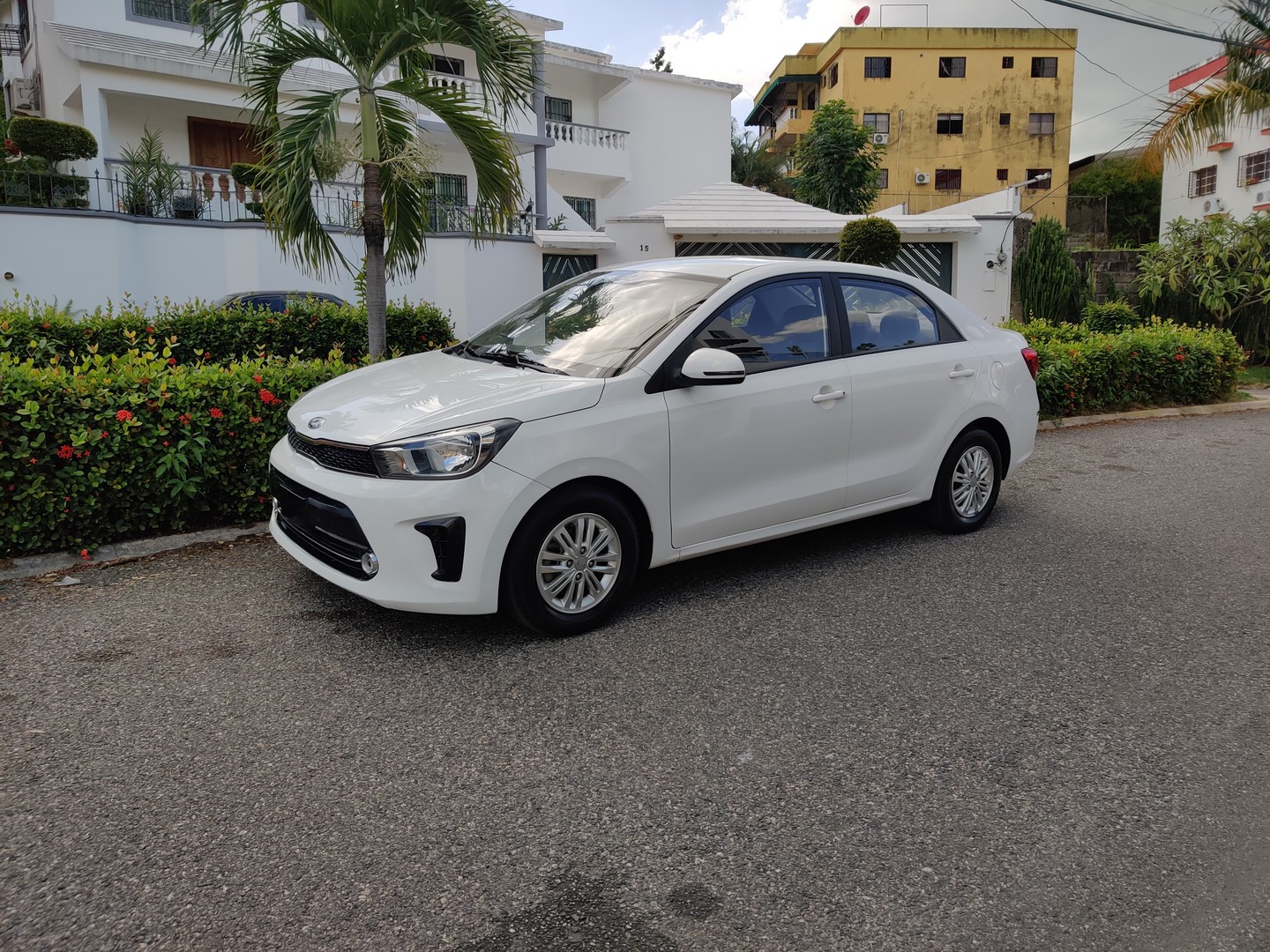 carros - Kia Soluto 2022