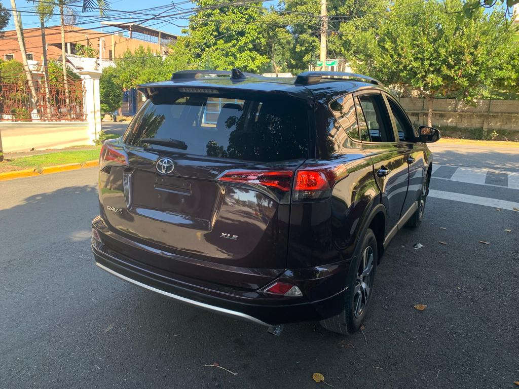 jeepetas y camionetas - Vendo mi Toyota Rav4 2017 XLE 8