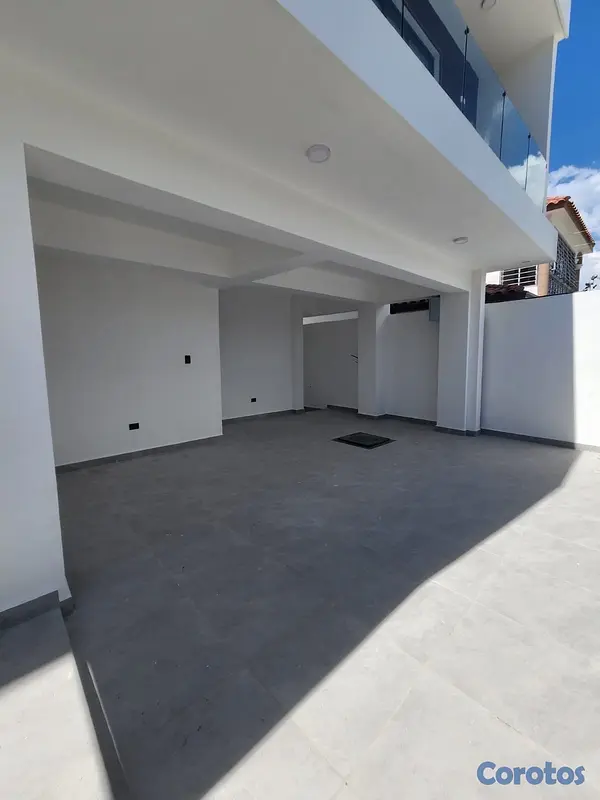 casas - venta de espectacular casa con piscina en la autopista de san isidro  9