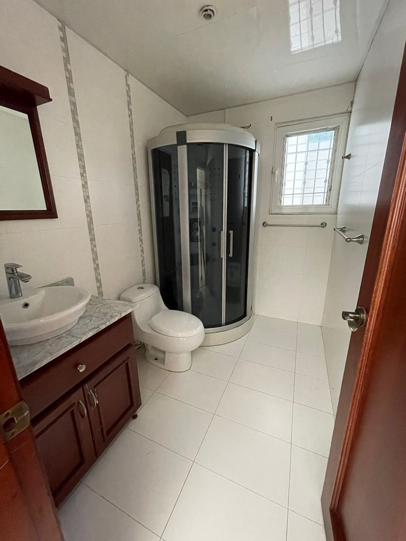 apartamentos - Vendo apartamento clásico en el Real.
375 mil dólares negociable venta 2