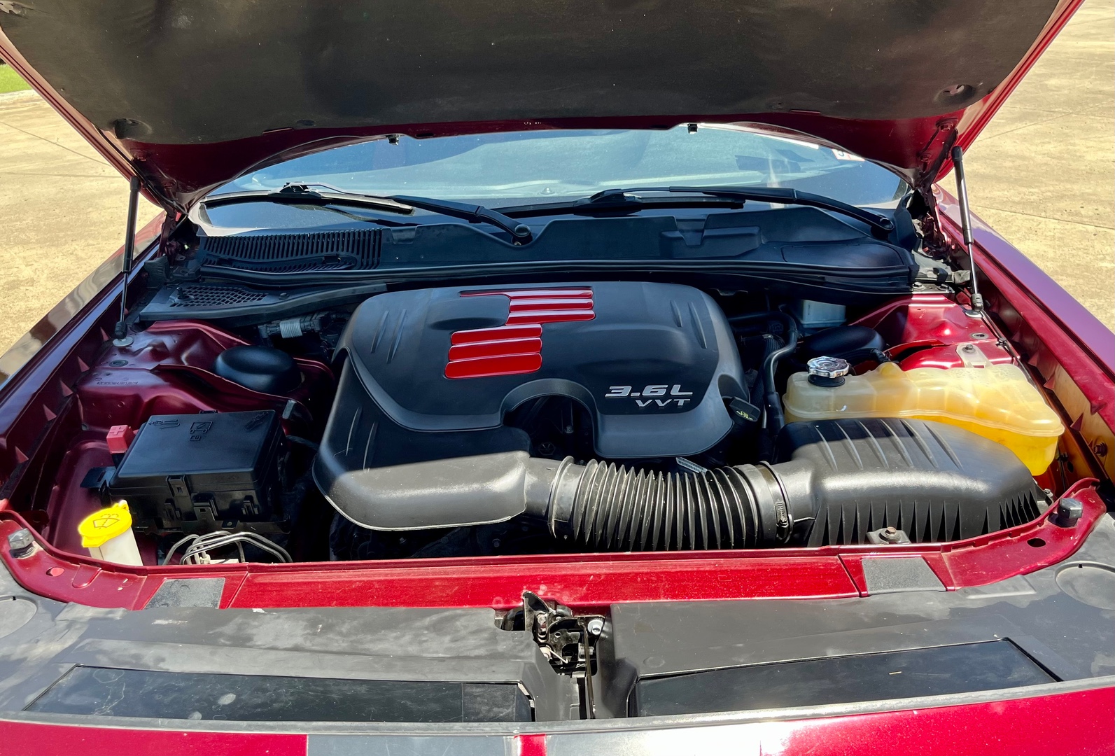 carros - Dodge Challenger SXT 2018 - Financiamiento disponible!  9