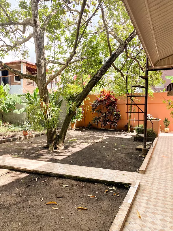 casas - Vendo CASA de Dos niveles 450mt2 2 niveles 1408 9