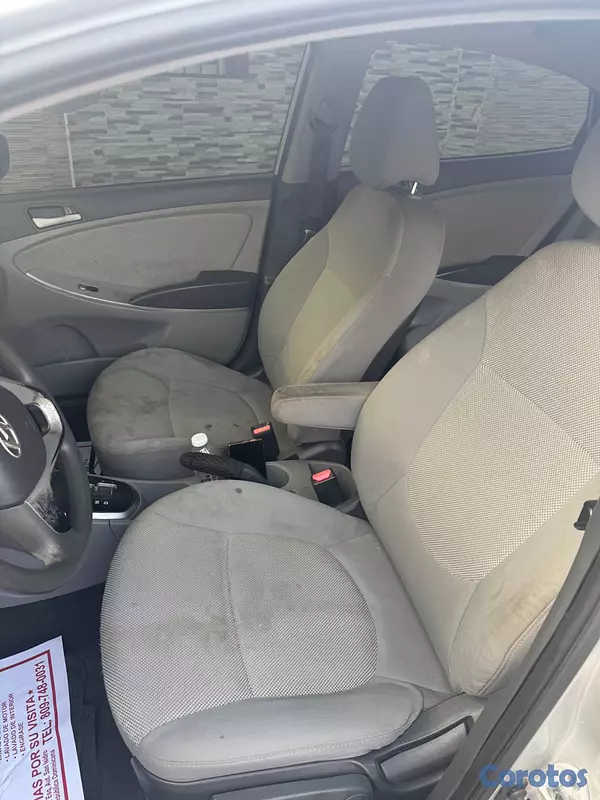 carros - Hyundai Accent  17