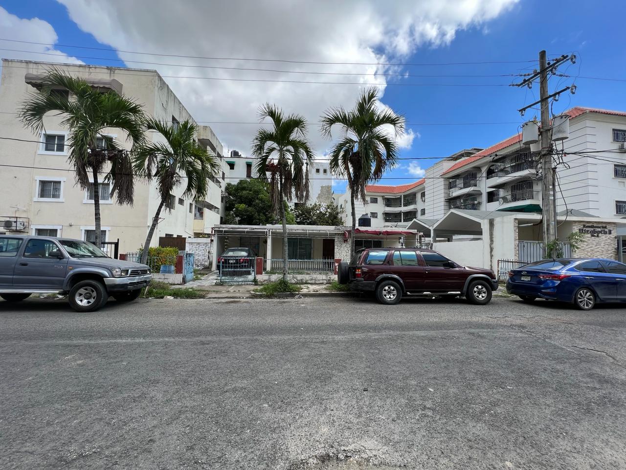 casas - Propiedad en venta en el millón, calle caña dulce, Santo Domingo. 2
