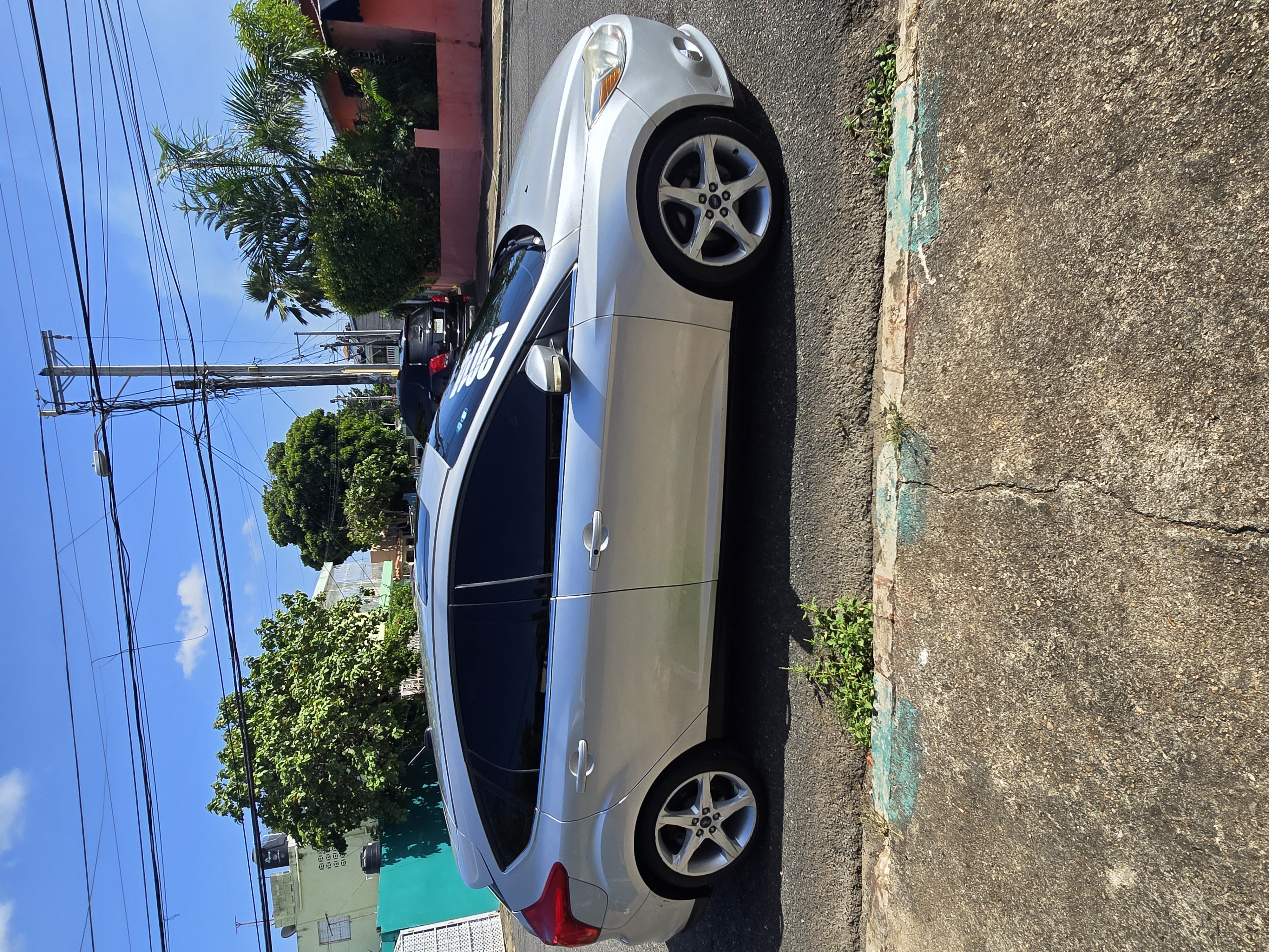 celulares y tabletas - 2014 Ford Focus titanium Zero problemas 3