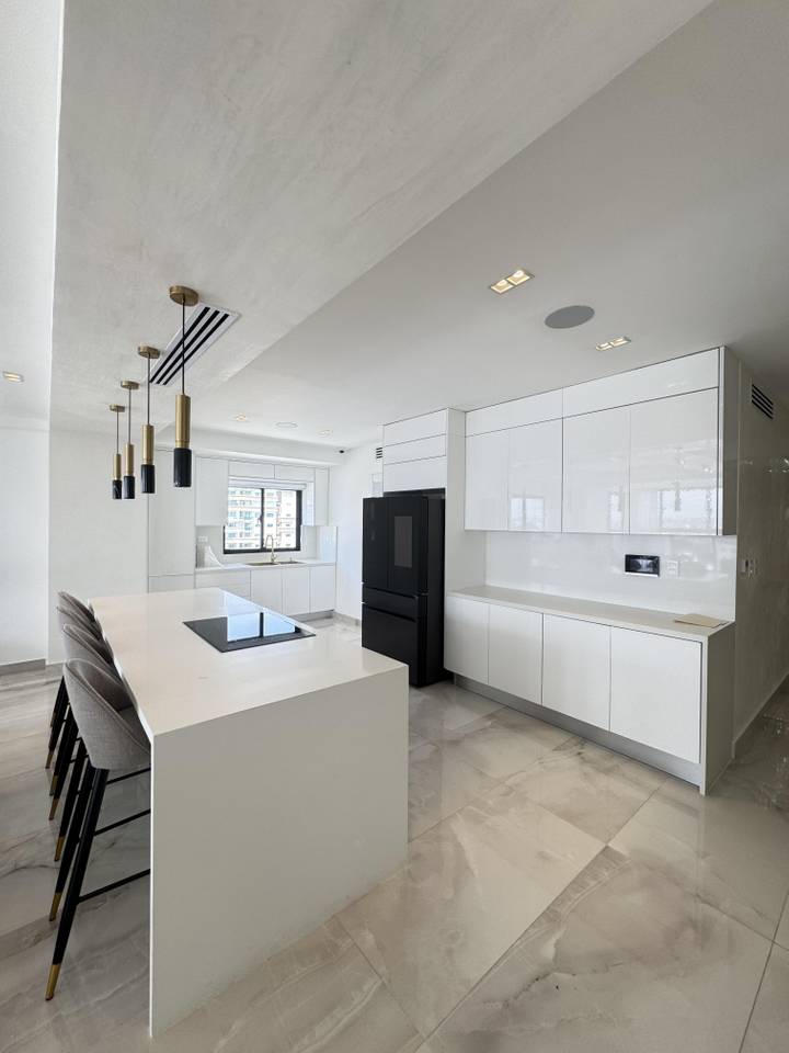 apartamentos - Vendo el oh más impresionante Urb real 4 hab 3 par 5